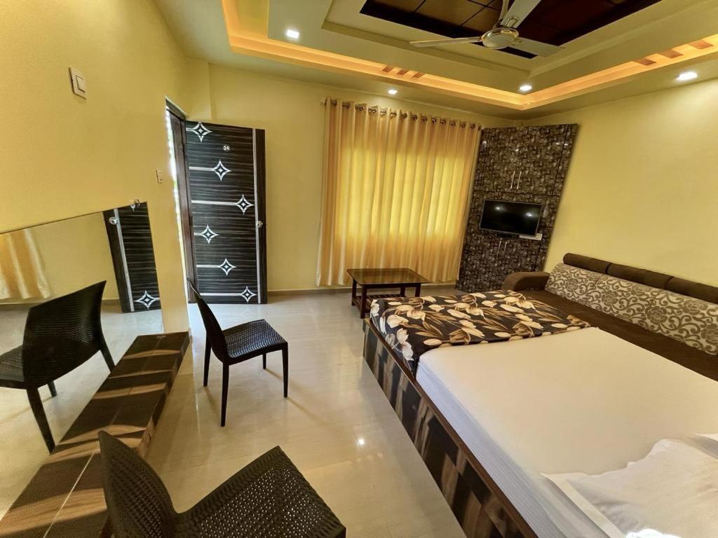 Hotel Saptarang Residency Panhala Exterior foto