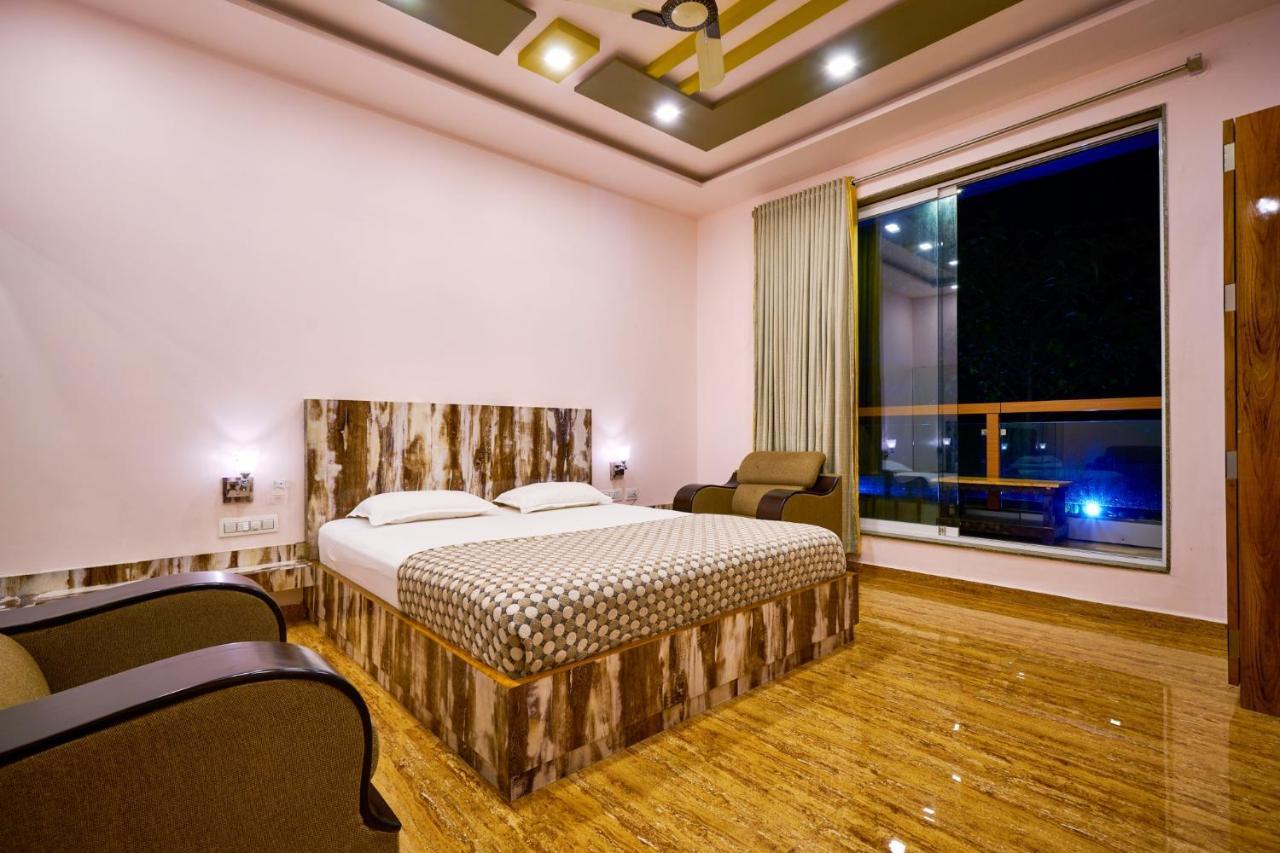 Hotel Saptarang Residency Panhala Exterior foto