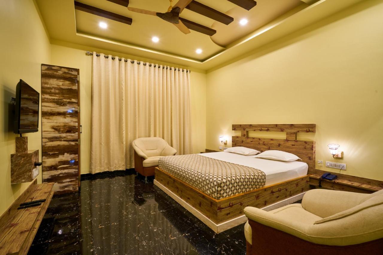 Hotel Saptarang Residency Panhala Exterior foto