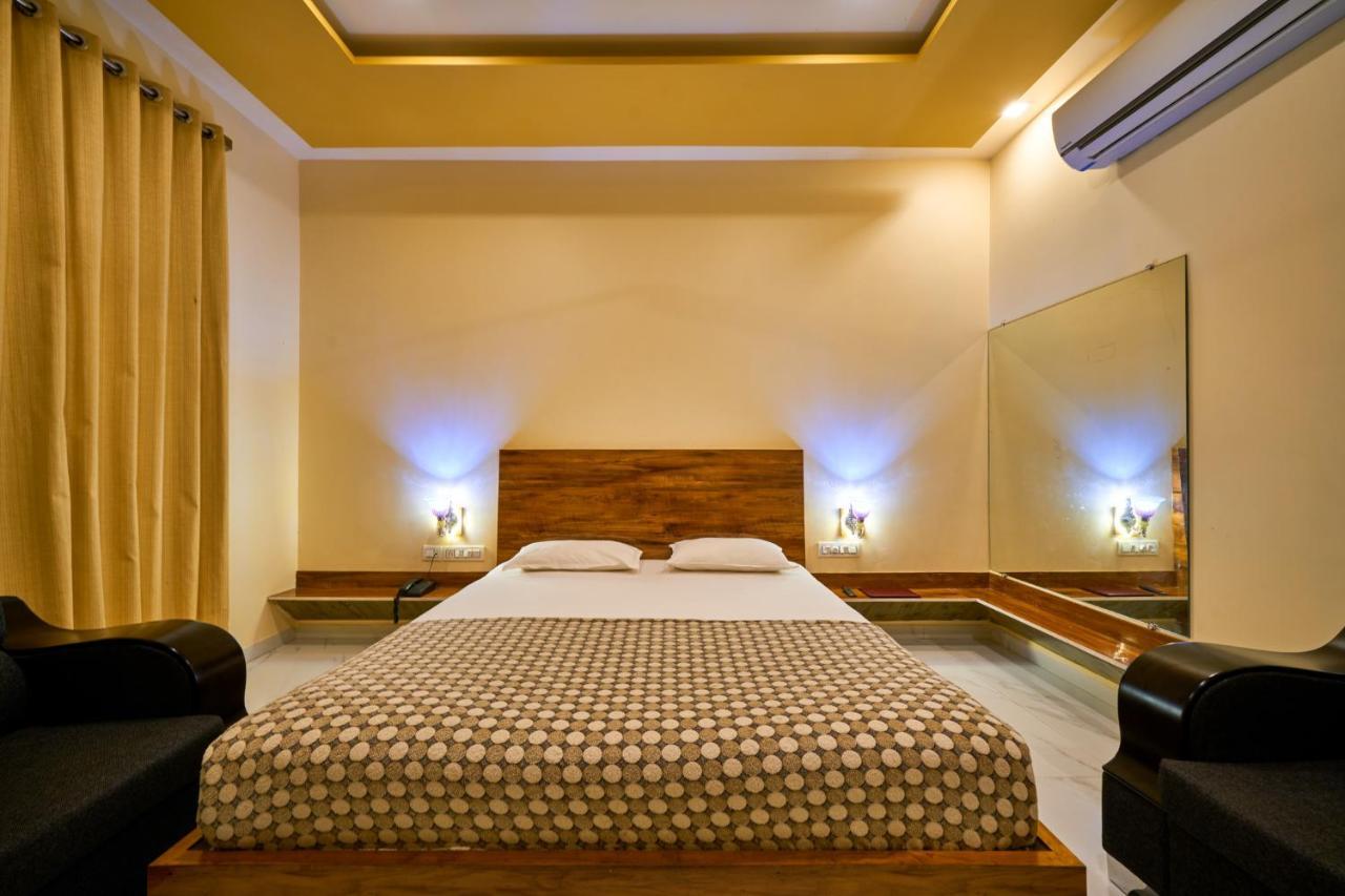 Hotel Saptarang Residency Panhala Exterior foto